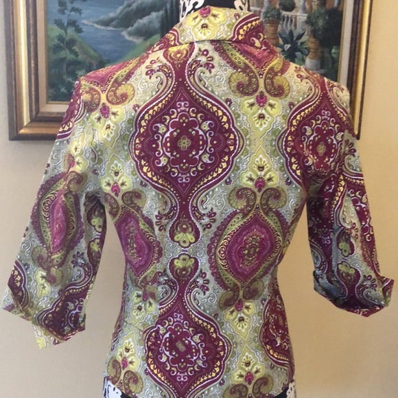 💜 Uncivilized Vintage fitted button down paisley wide lapel, split hem blouse - Picture 5 of 14